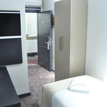 Hotel Royal Ramblas Hotel Izmit